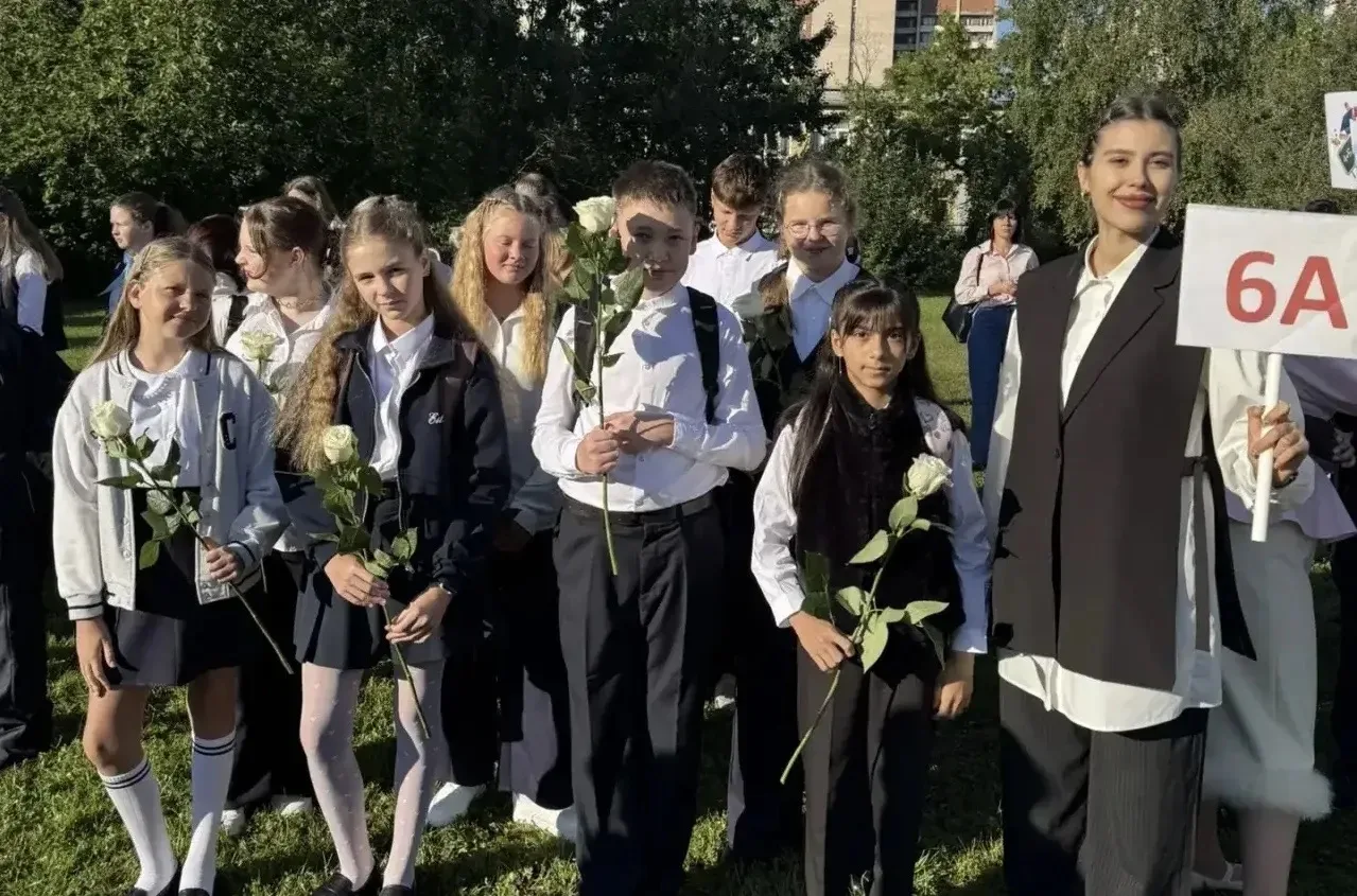 Вспоминаем самый яркий момент этих дней — конечно же, 1 сентября. 🎒📚🔔