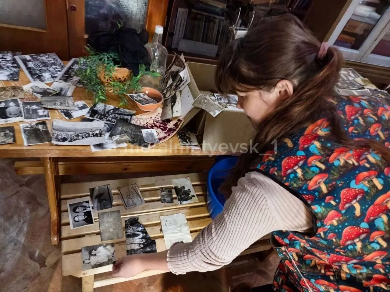 Спасли фотографии, которые кто-то выбросил на мусорку в Альметьевске