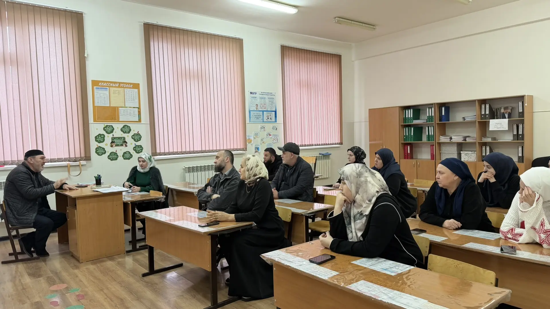 В МБОУ «СОШ № 4 с. Алхан-Юрт» прошёл единый день занятий профсоюзных кружков по распространению духо