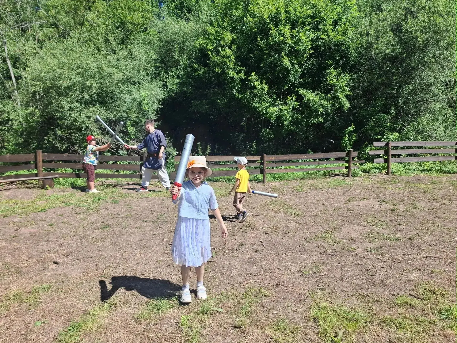 С чего начинается Родина
Ксения Антонова, ученица 2-Д класса, продолжает школьный флешмоб.

Для меня