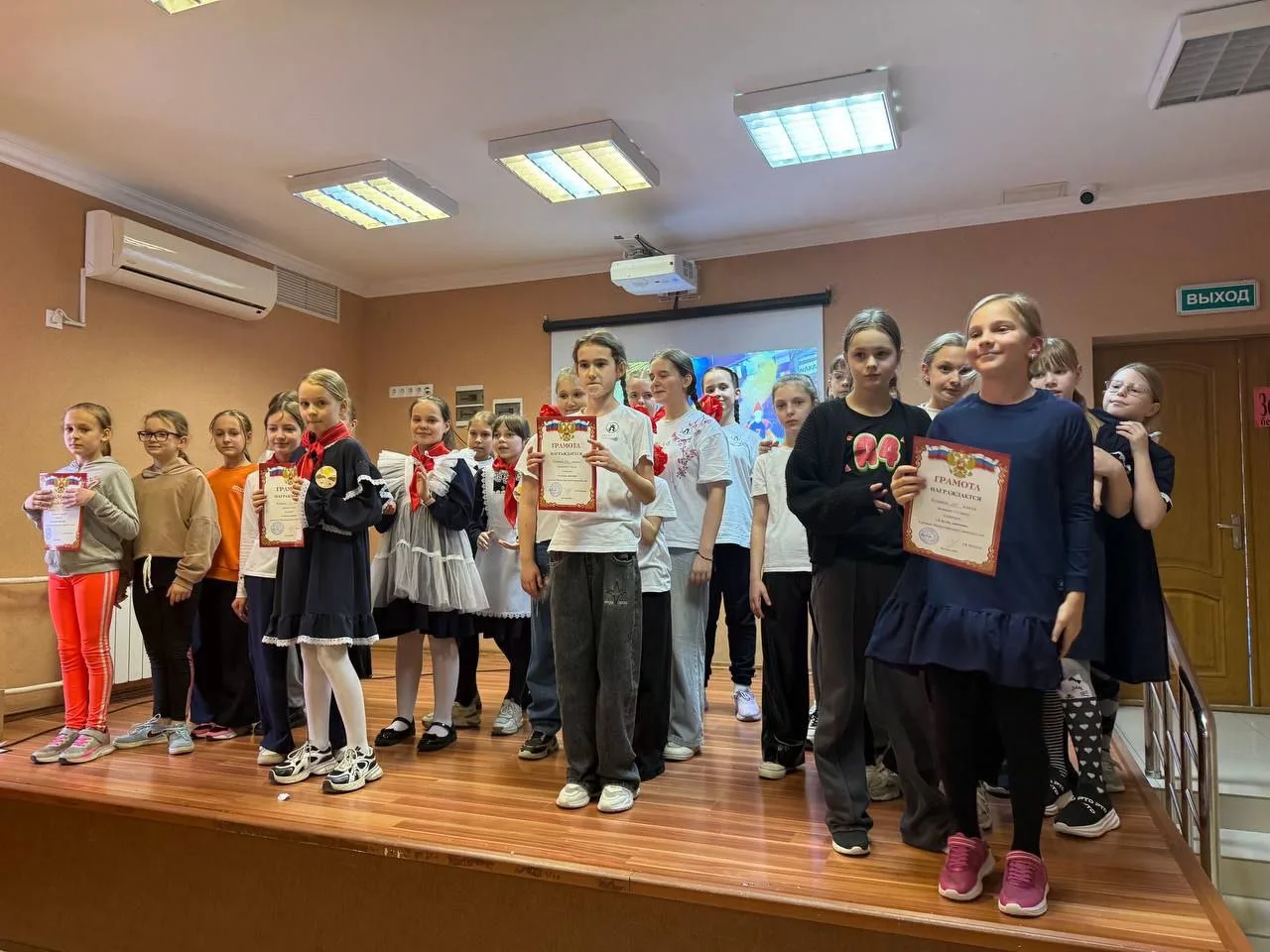 📣 Ну что, свершилось! «А ну-ка, девочки» — старт дан! 💥  На прошлой неделе наша школа превратилась в