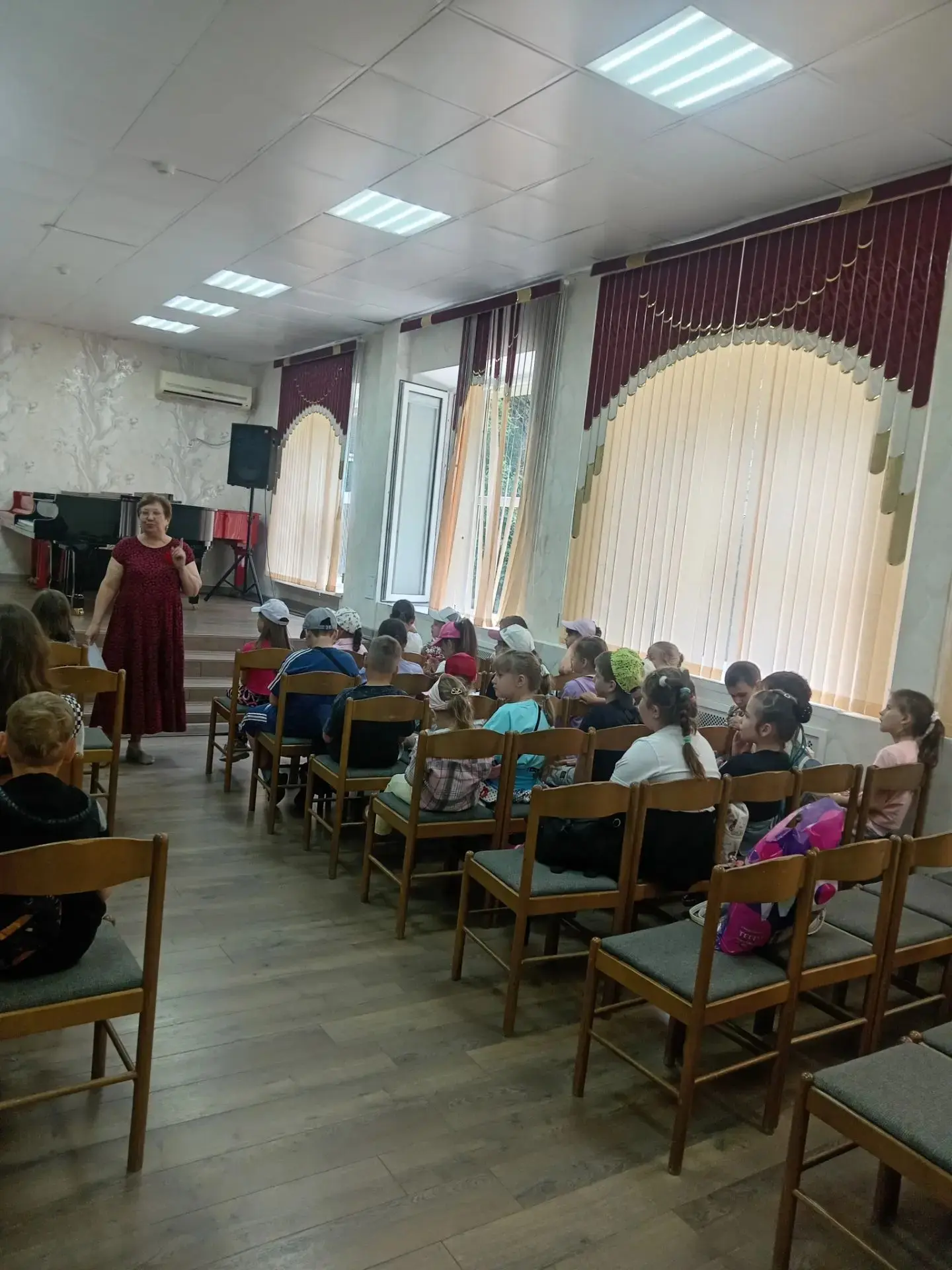 15 июня музыкальная школа принимала гостей из СОШ №20. Ребята, отдыхающие в летнем оздо...