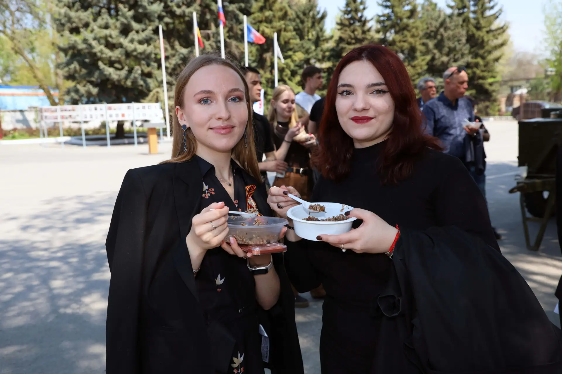 С Днём Великой Победы!🌹  Каждый год этот праздник приходит к нам с весной, сиренью, тёплым ветром, ч