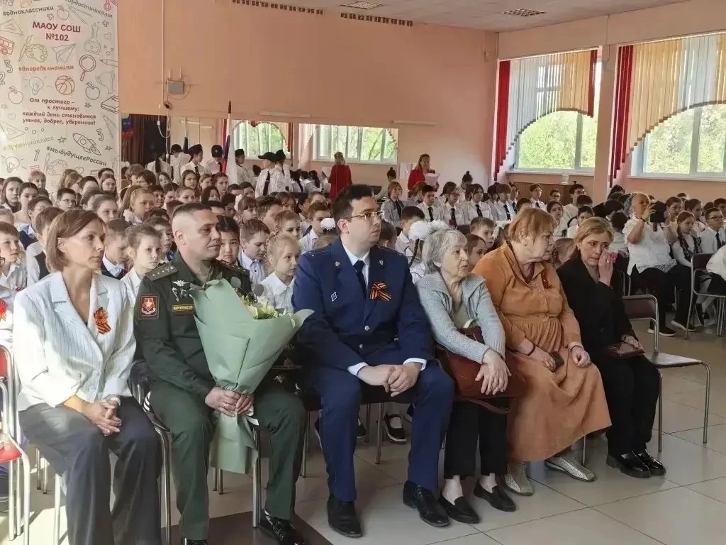 В канун Дня Победы 8 мая 2026 года помощник прокурора Чкаловского района г. Екатеринбурга Евгений Оз