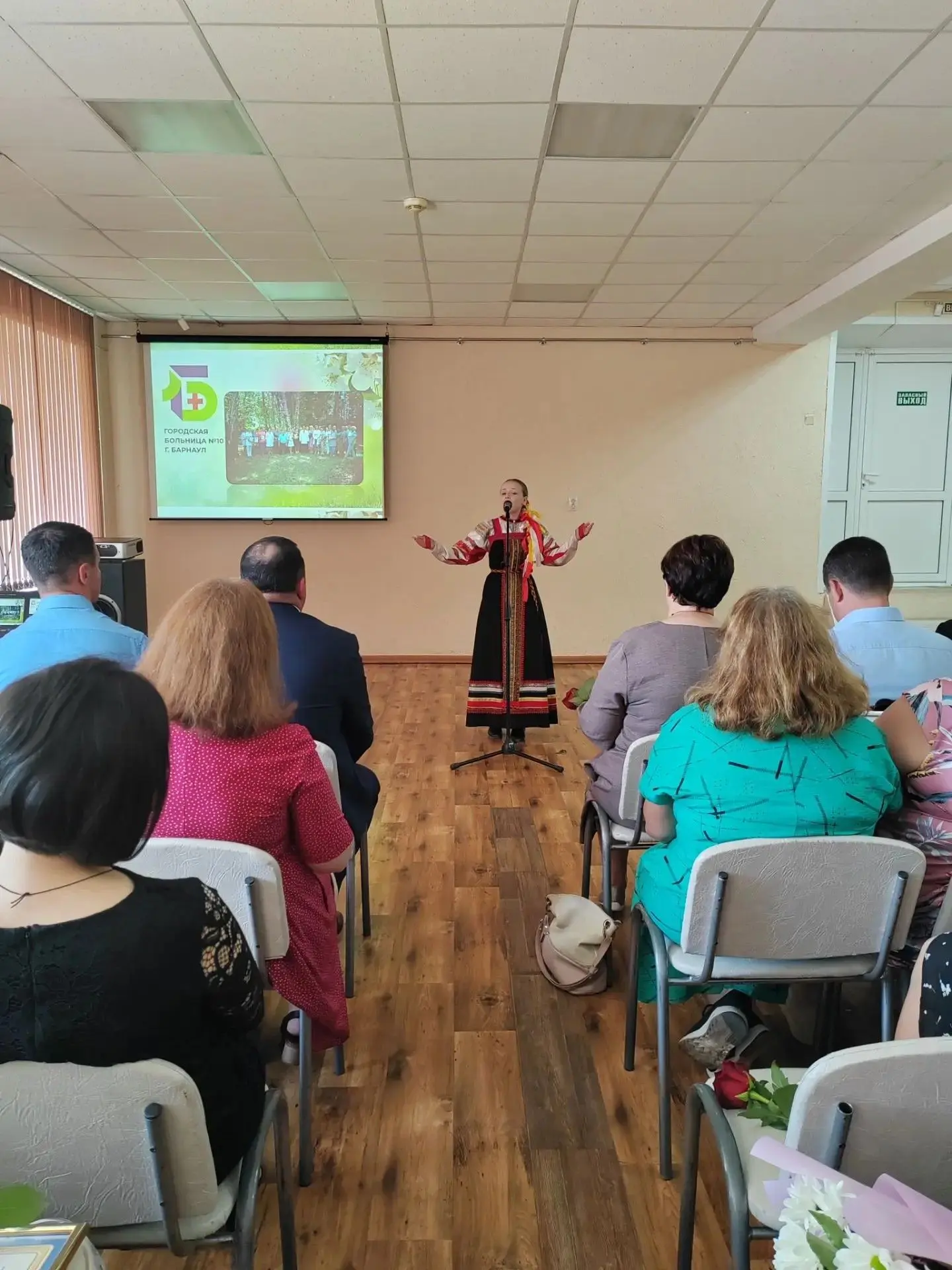 🎓 От всего сердца поздравляем юбиляров!

10 июня в малом зале Дворца культуры «Южный» состоялась то