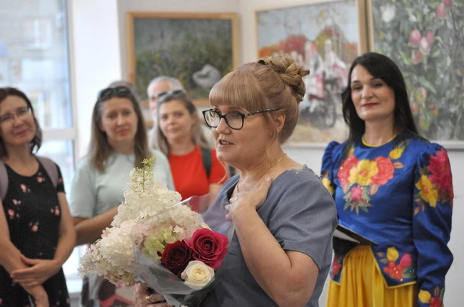 Выставочный сезон в Воронеже открылся вернисажем кантемировской художницы Елены Косовой🖼️