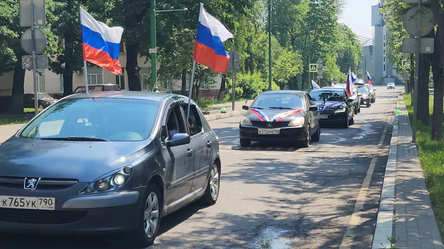 Автопробег с триколорами прошел на центральных улицах Химок в День России❗️

Громче всего 12 июня бы