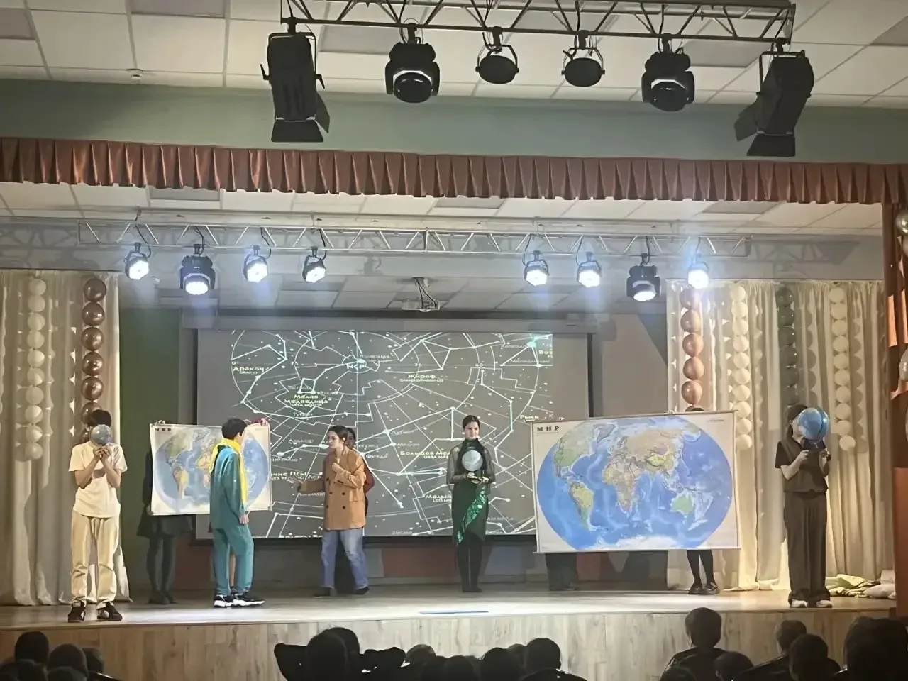День искусства и командного духа в нашем лагере! 🎭🏆🌟