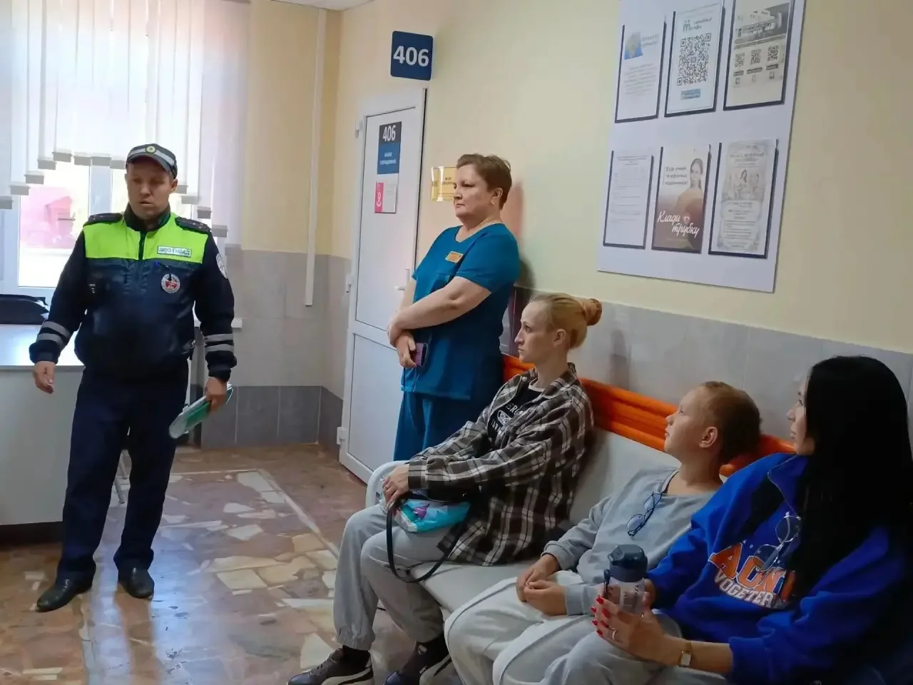 🚗 В школе будущих мам Канашского медицинского центра прошла встреча с инспектором ГИБДД.