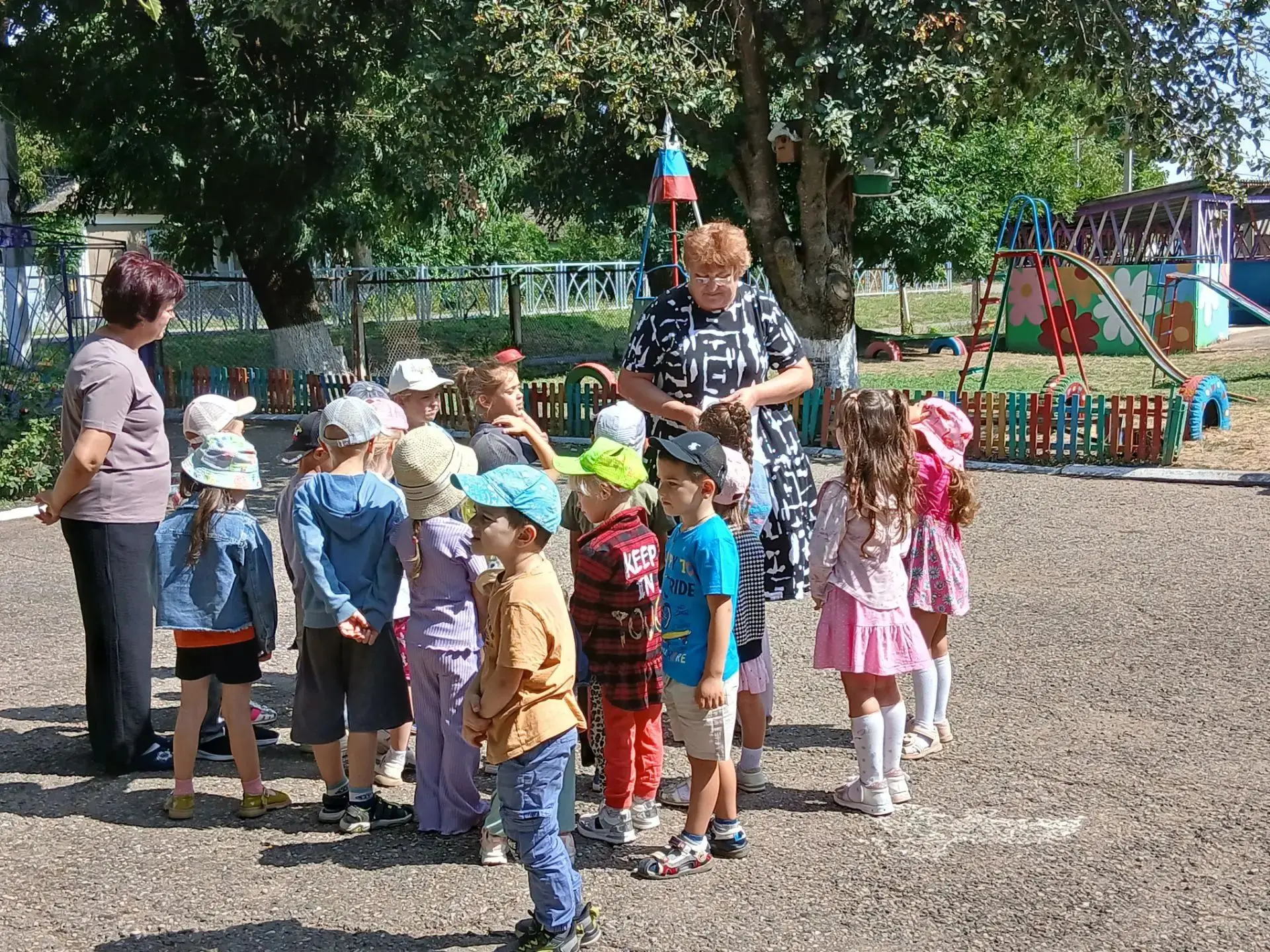 27.08.26г. в детском саду №17 "Солнышко" воспитатели для ребят всех групп провели Спорт...