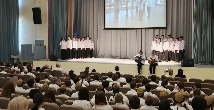 6 мая в нашей школе прошел традиционный фестиваль военной песни «Нас песня к Победе вела». В этом го