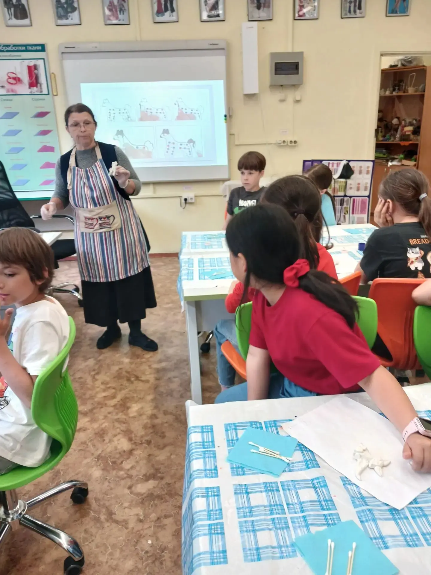 17.06. 🎨 4 отряд участвовал в мастер-классе "Дымковская игрушка".
Гид — Сурганова Наталья Борисовна