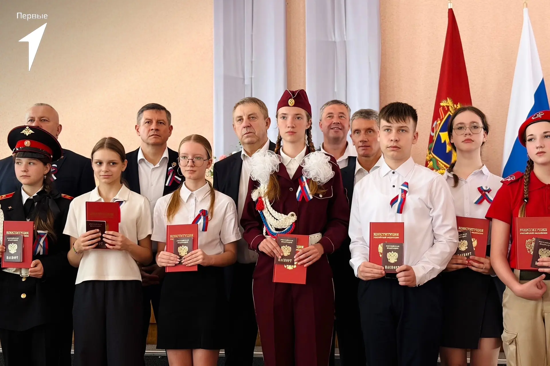 Мы - граждане России 🇷🇺

В рамках празднования Дня России врио Губернатора Брянской области - Егор