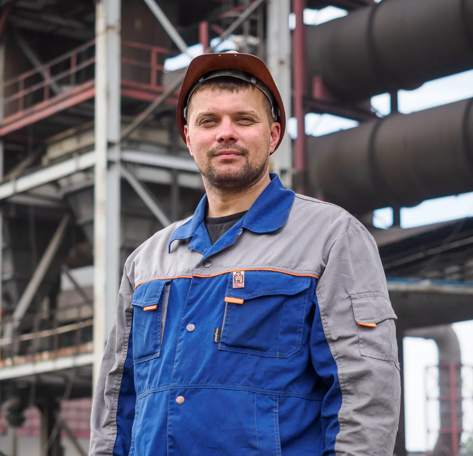 🏭 ЧЭМК в лицах: Петр Максимук — путь от огнеупорщика до старшего мастера