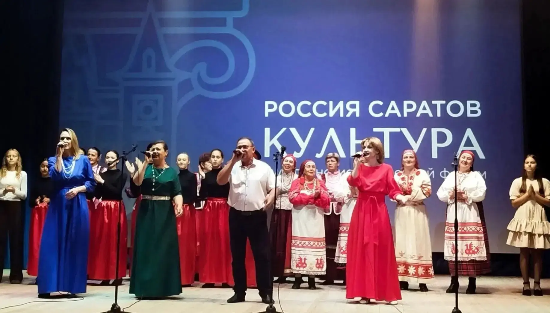 В Новобурасском районном Доме культуры состоялся патриотический концерт