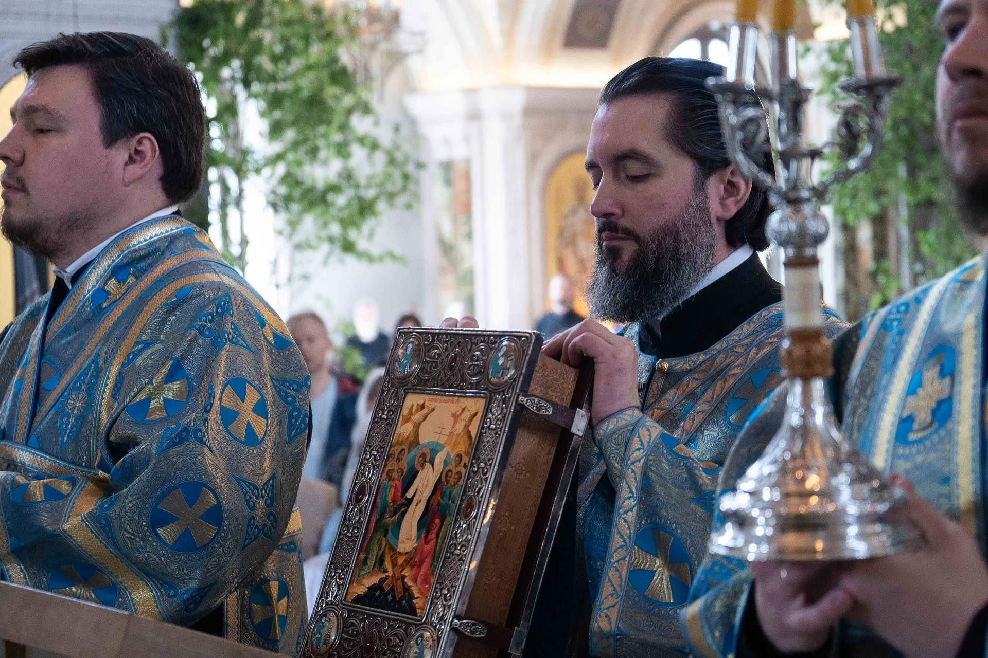 Вера же есть осуществление ожидаемого и уверенность в невидимом. В ней свидетельствован...