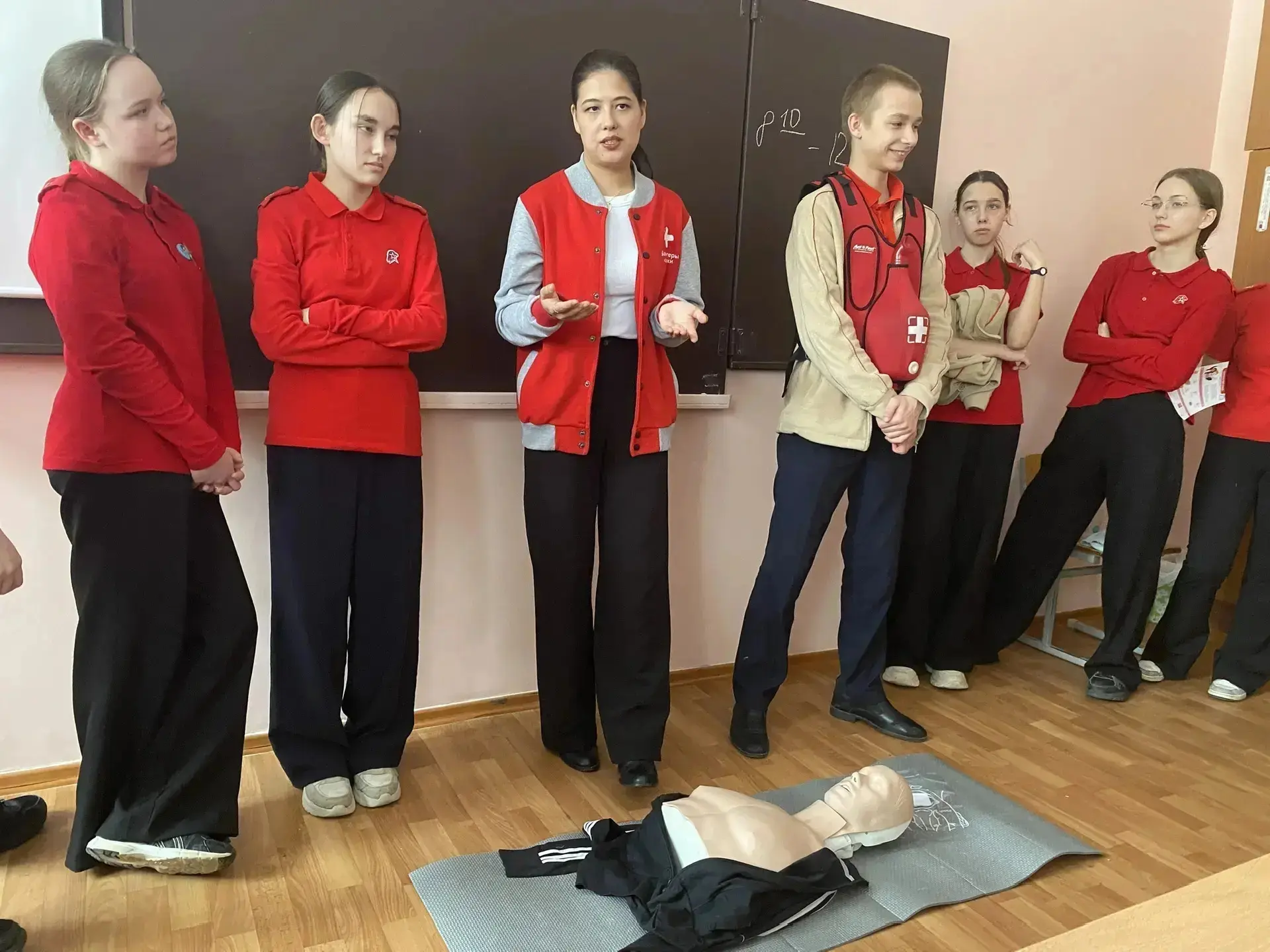 🔥Сегодня в 7 "А" классе произошло замечательное событие! Волонтеры-медики Республики Марий Эл провел
