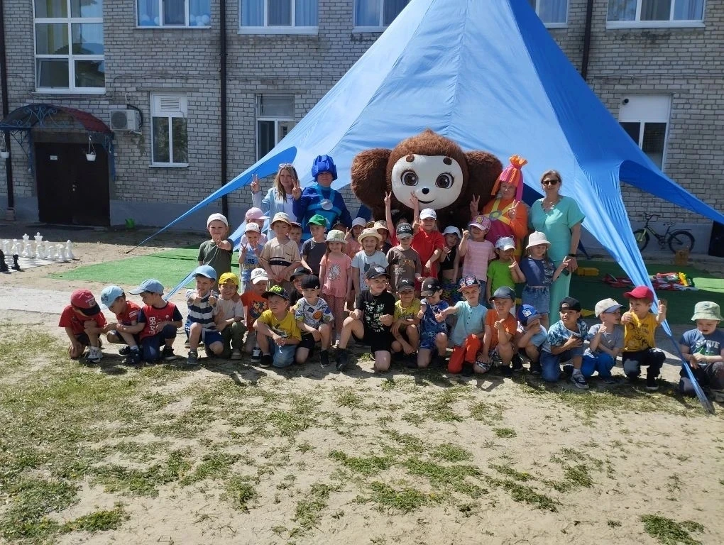 ☀️🎈 В нашем детском саду состоялось открытие летней досуговой площадки! Ребят ждали весёлые игры, т
