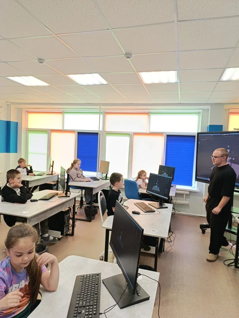 На пути освоения БАС

Этим летом в нашем пришкольном лагере "Тула-град" на базе учебного корпуса №2 