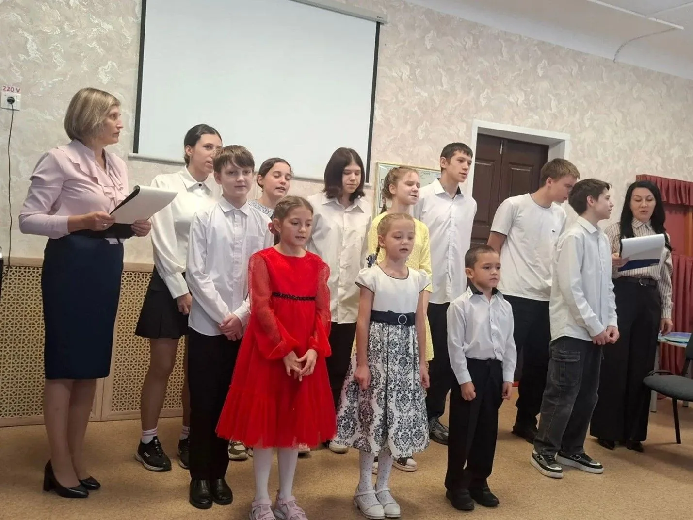 В социальном приюте для детей и подростков прошло мероприятие, посвящённое этой знамена...