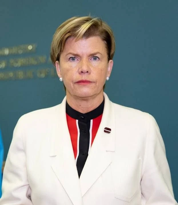 Глава МИД Латвии Байба Браже внесла Александра Овечкина и Умара Кремлева в список нежел...