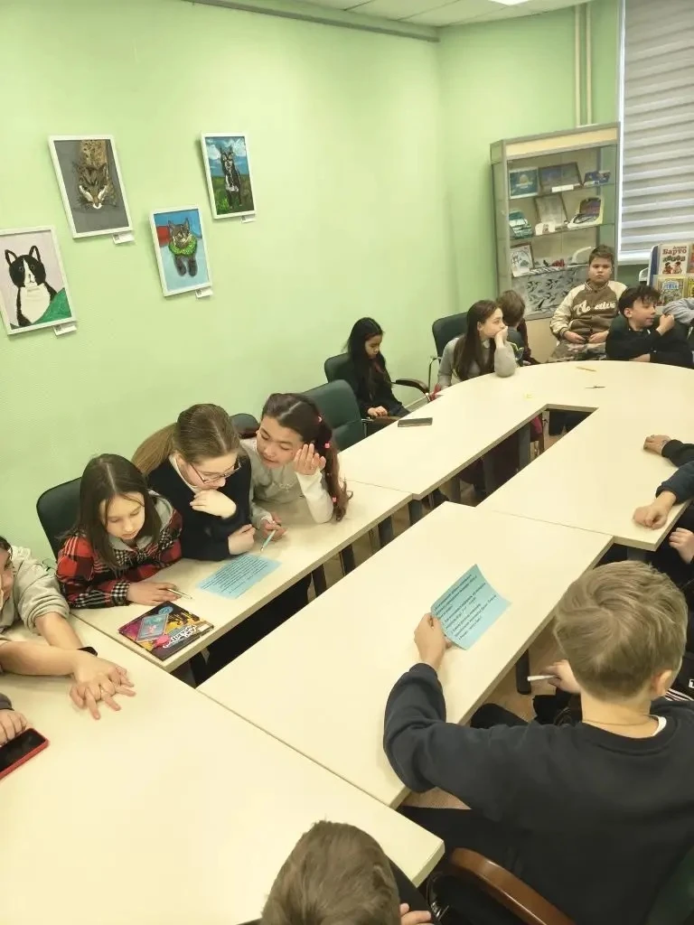 📚✨ 20 февраля 5 "В" класс посетил мероприятие в Библиотека № 9 Приморский район, посвященное Дню защ