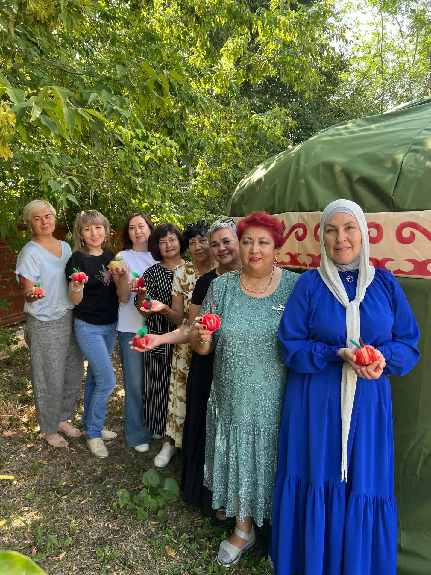 🌺 В женском клубе «Малина» прошла творческая встреча, участницы которой осваивали иску...