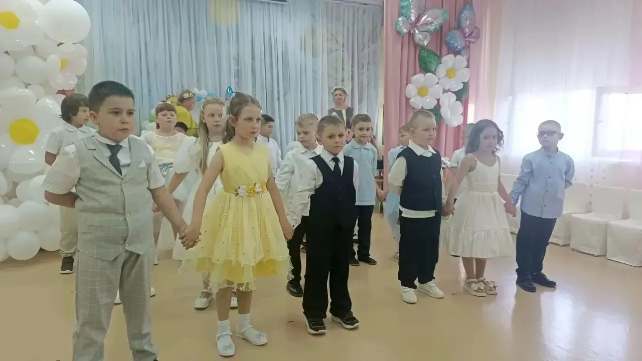 🌼Солнечный выпускной группы «Полянка»  Вчера, в нашем «Совенке» было особенно светло. Потому что зде