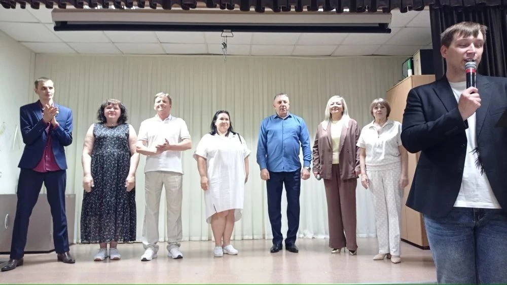 Уважаемы работники социальной сферы! Вас с профессиональным праздником поздравляет колл...