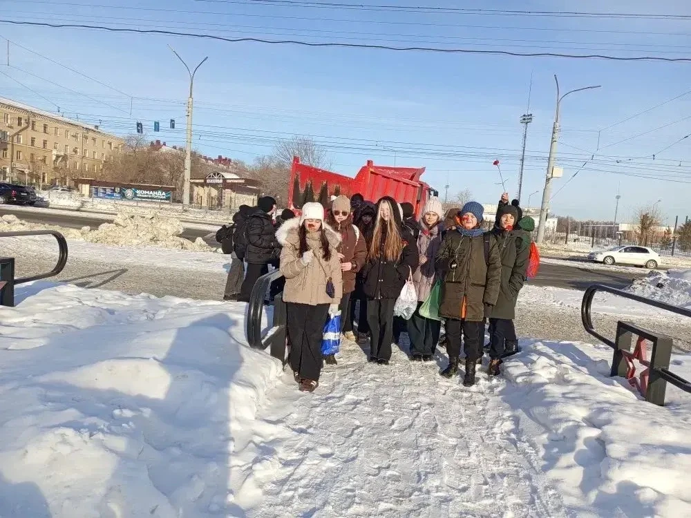 Память о блокаде Ленинграда С трепетом в сердце храним, За мужество, силу, отвагу Ленинградцам спаси
