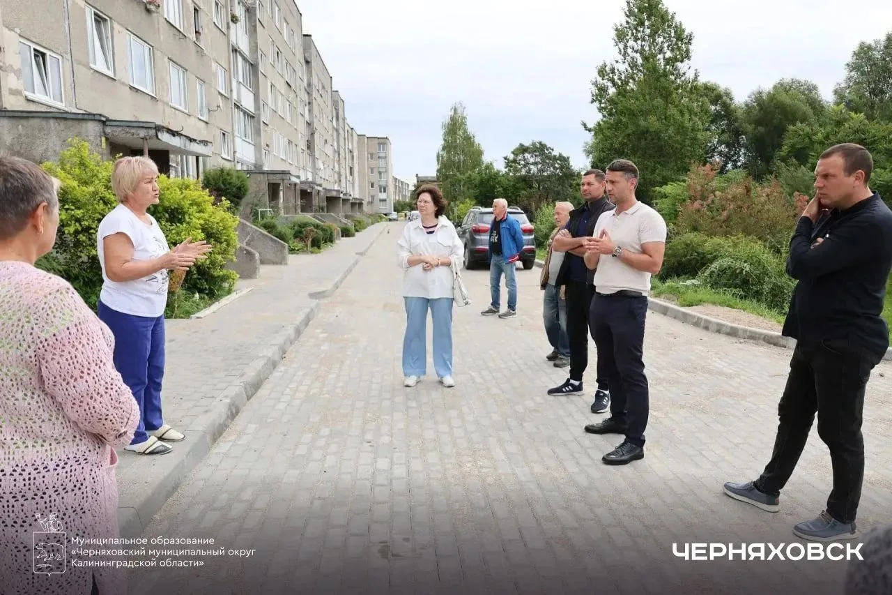 На улице Калининградской завершено благоустройство дворовой территории

Сегодня глава округа Виктор 