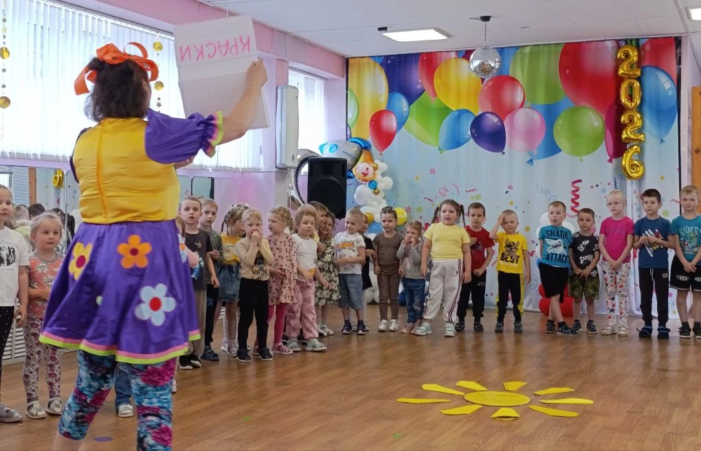 Волшебные краски лета: как мы спасали праздник в День защиты детей ☀️🎨

В нашем детском саду 1 июня