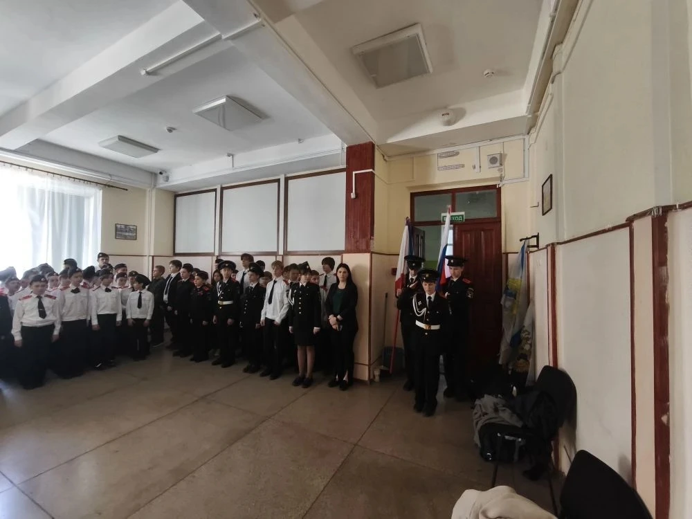 🌟 Память, честь и гордость: кадетская линейка в честь освобождения Ялты 🌟  Сегодня, 16 апреля, в ден