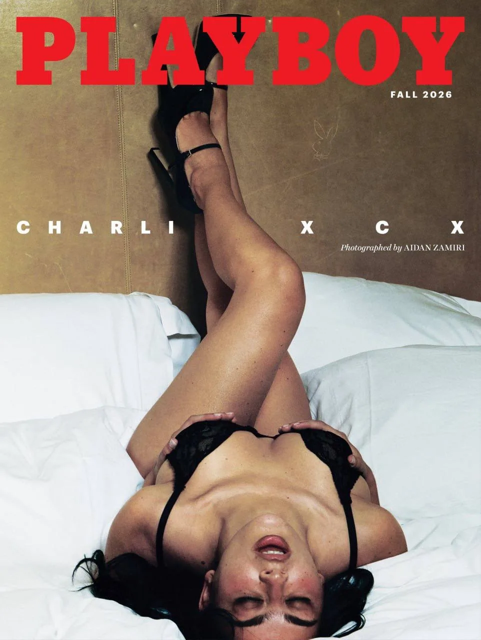 Чарли XCX стала героиней осеннего номера Playboy