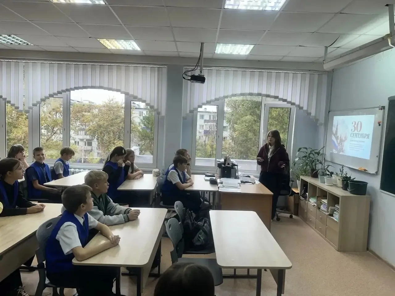 🇷🇺Специалистами Дома народного творчества проведен тематический час, посвященный Дню ...