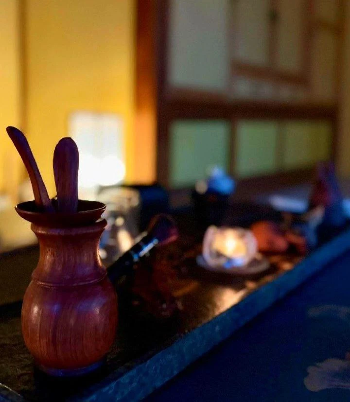 🍵🍃🫖Чайная церемония 
   – это ритуализированная
 форма совместного чаепития. 

Изначально, появил