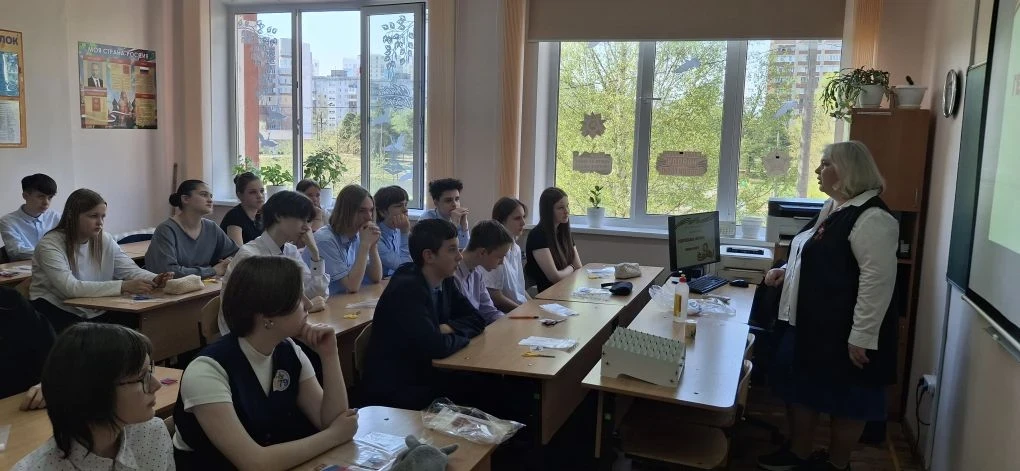 ✨ Мастер-класс «Георгиевская ленточка» — память, творчество, гордость! ✨  Сегодня в нашей школе цари