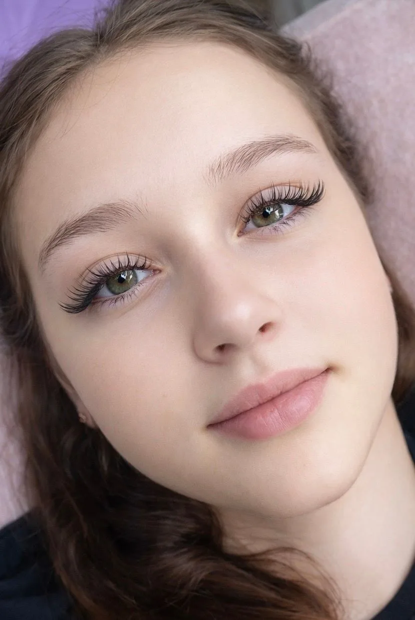 Пришла долгожданная весна 🌸 💕Пора почистить пёрышки, девочки, и встречать сезон обнов...
