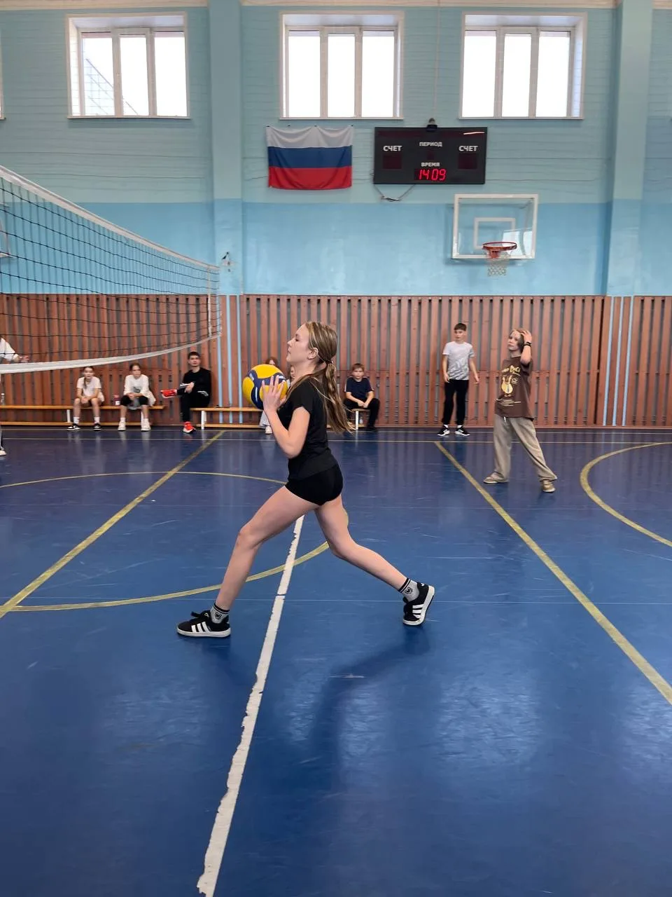 16 февраля в рамках недели физической культуры у нас прошёл захватывающий матч по пионерболу среди у