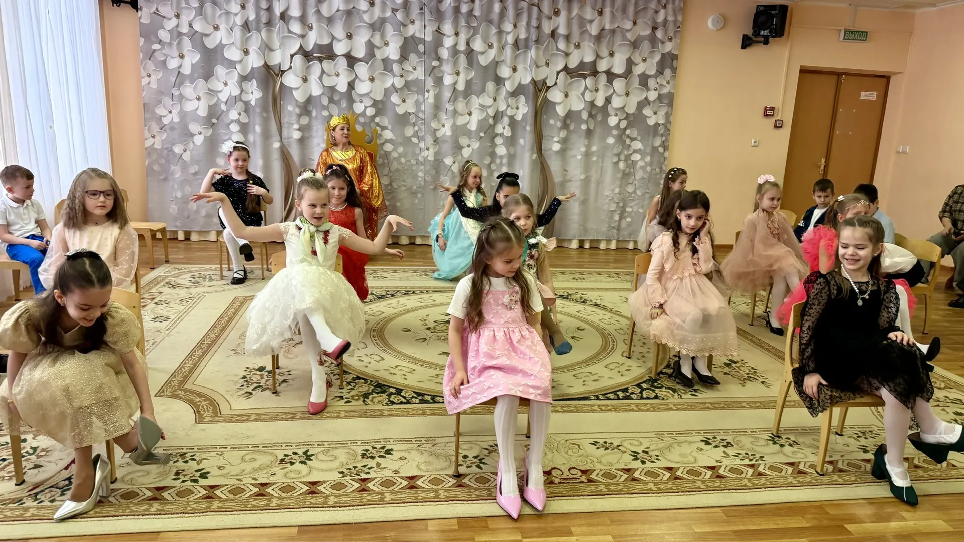 💐 Самые нежные поздравления – от наших дошколят!  🌷 Праздничные утренники к 8 Марта подарили всем на