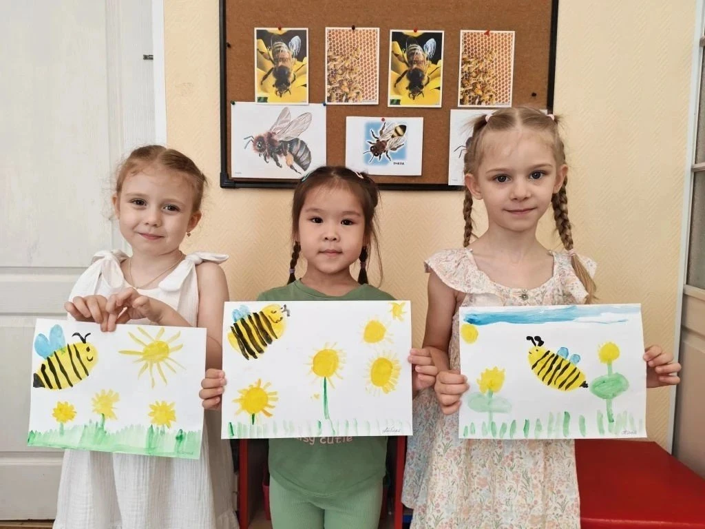 🐝 «Опасные насекомые: пчёлы» — учимся беречь природу и себя  На этой неделе наши дошколята знакомили