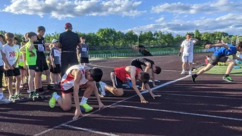 🏃‍♂️ Международный забег на стадионе «Дружба»

В Биробиджане прошел турнир по легкой атлетике, где 