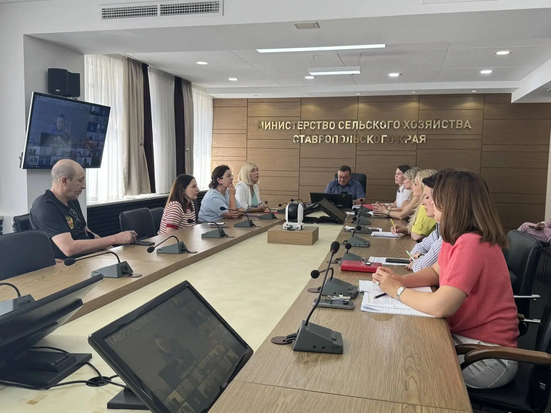 В минсельхозе края состоялось совещание, посвященное вопросам господдержки ветеранов и ...