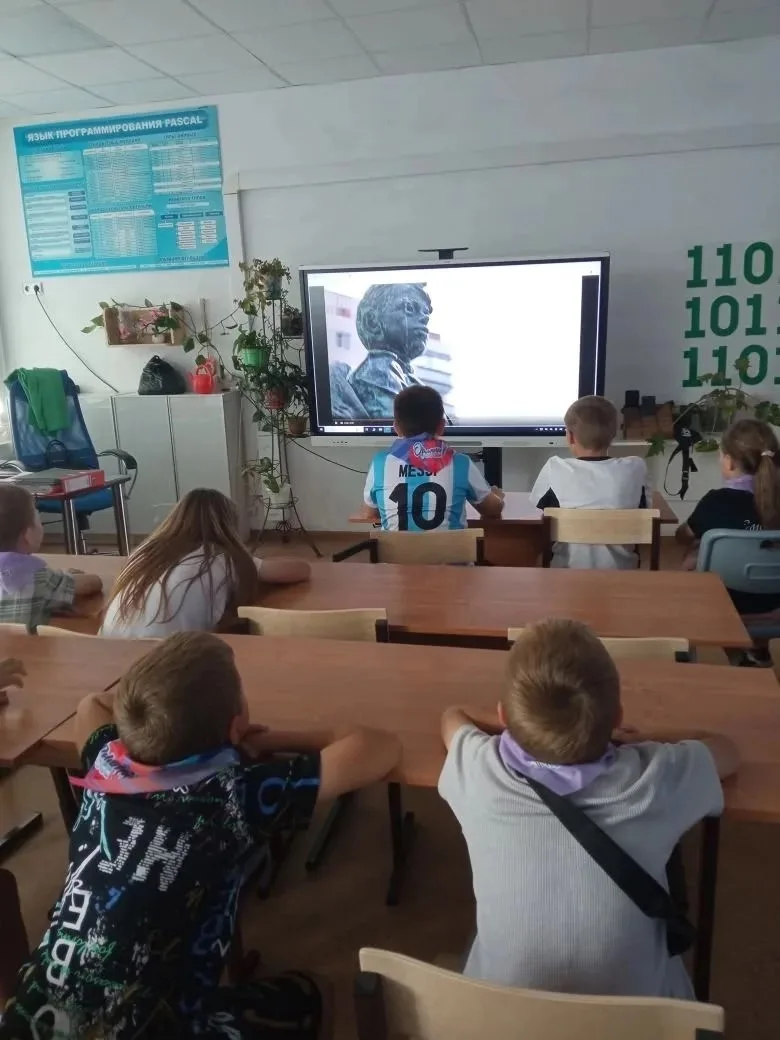 🔥10-й день нашей смены под девизом «Будь здоров!».

Программа дня была  яркой и познавательной:

1.