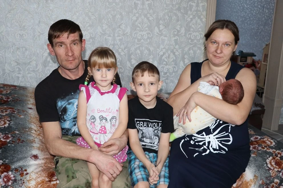 Уважаемые друзья!  Примите самые искренние поздравления с тёплым семейным праздником — Международным