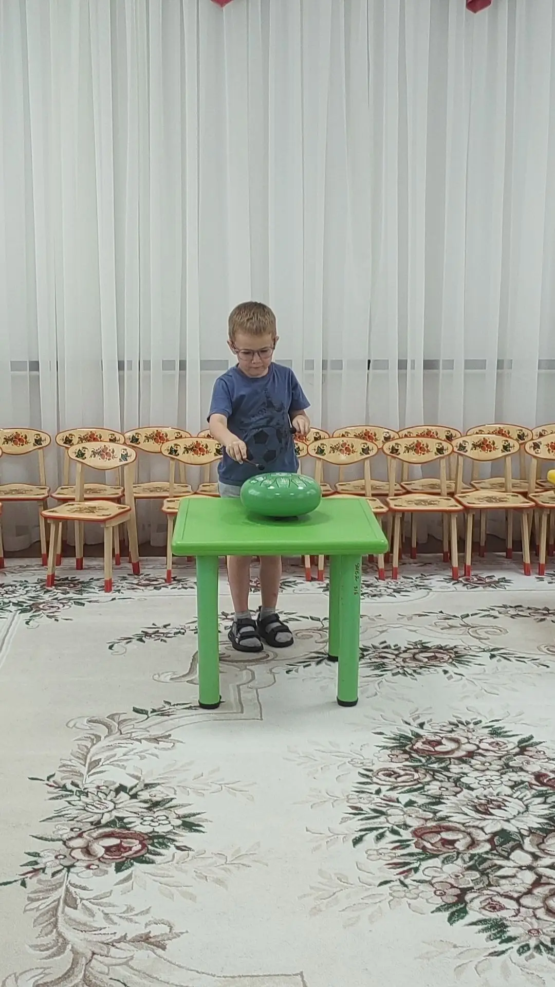 Сегодня в МАДОУ «Детский сад № 2 «Аленький цветочек» прошел — музыкальный мастер-класс ...