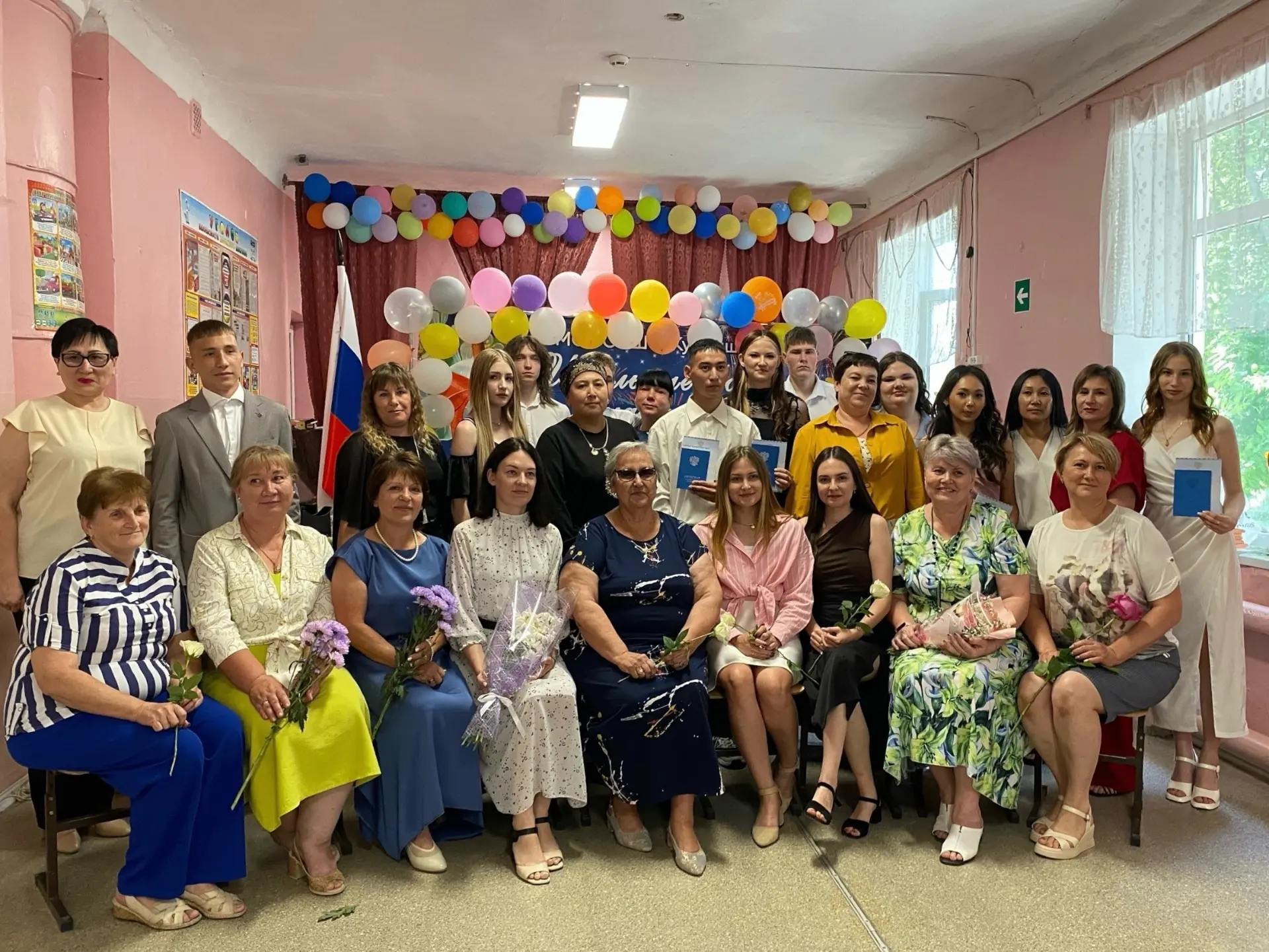 🎓В МОУ СОШ п. Куйбышев прошли выпускные вечера для 9х и 11 классов!

27 июня 2026 года стены Куйбыш