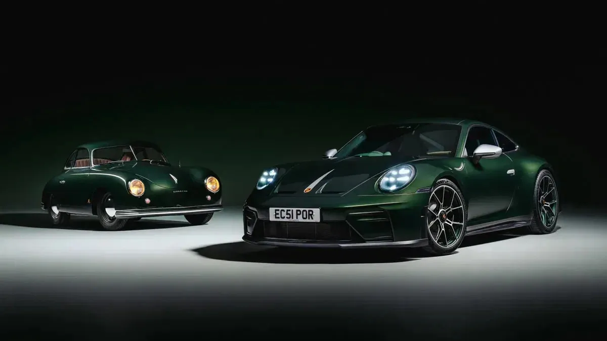 Porsche показала очень редкий 911 GT3 Touring в честь первых Porsche 356, которые приве...