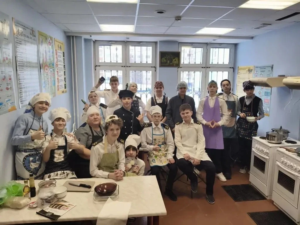 🍳 Уроки кулинарии вышли на новый уровень!  С этого учебного года наши ребята осваивают азы кулинарно