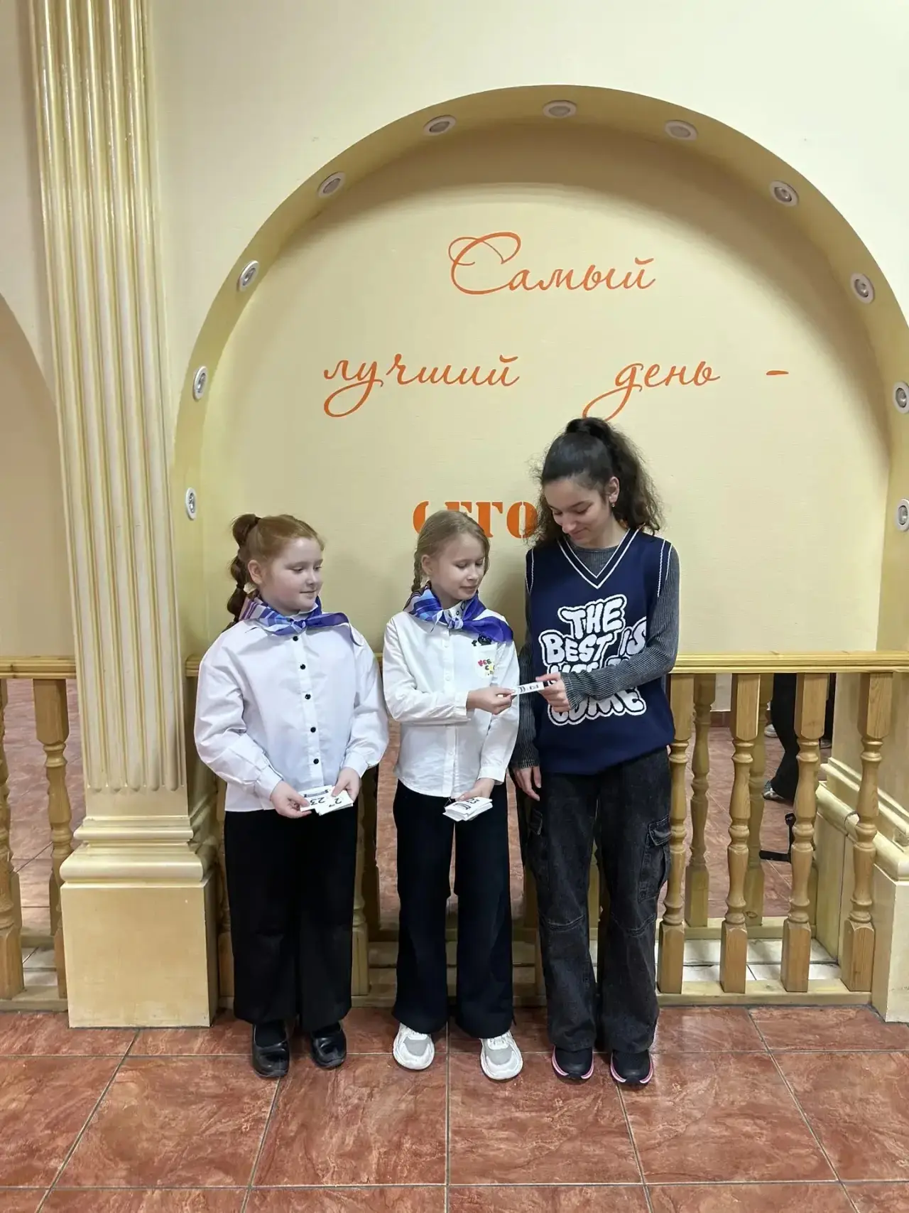«Открытки от сердца: дети приготовили сюрпризы для пап» 🩵    В преддверии Дня защитника Отечества в 